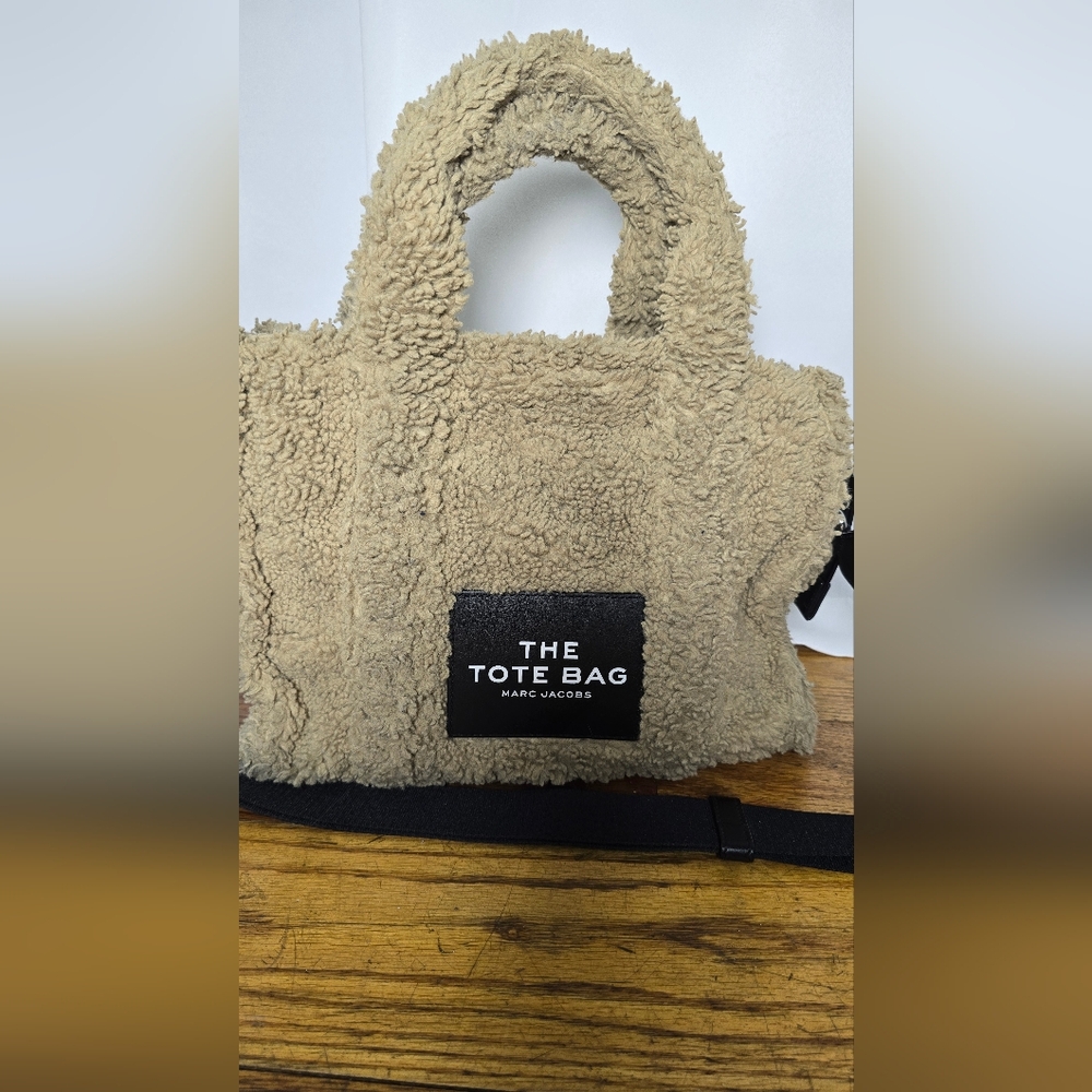 Marc Jacobs "The Tote" Light Brown Teddy Bag - Picture 4 of 9